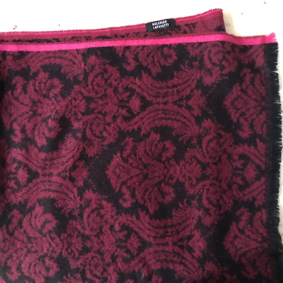 EUC - Burgundy/Black Scarf or Wrap w/Hot Pink Trim - Picture 5 of 5